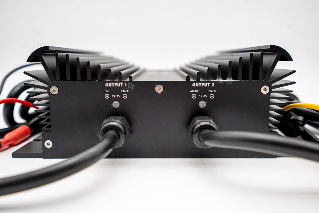 Dual 12v & 24v marine waterproof lithium charger, view 4